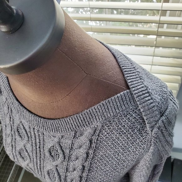 ⛄️ crown & ivy ⛄️ Gray and Silver Metallic Sweater - Picture 4 of 15